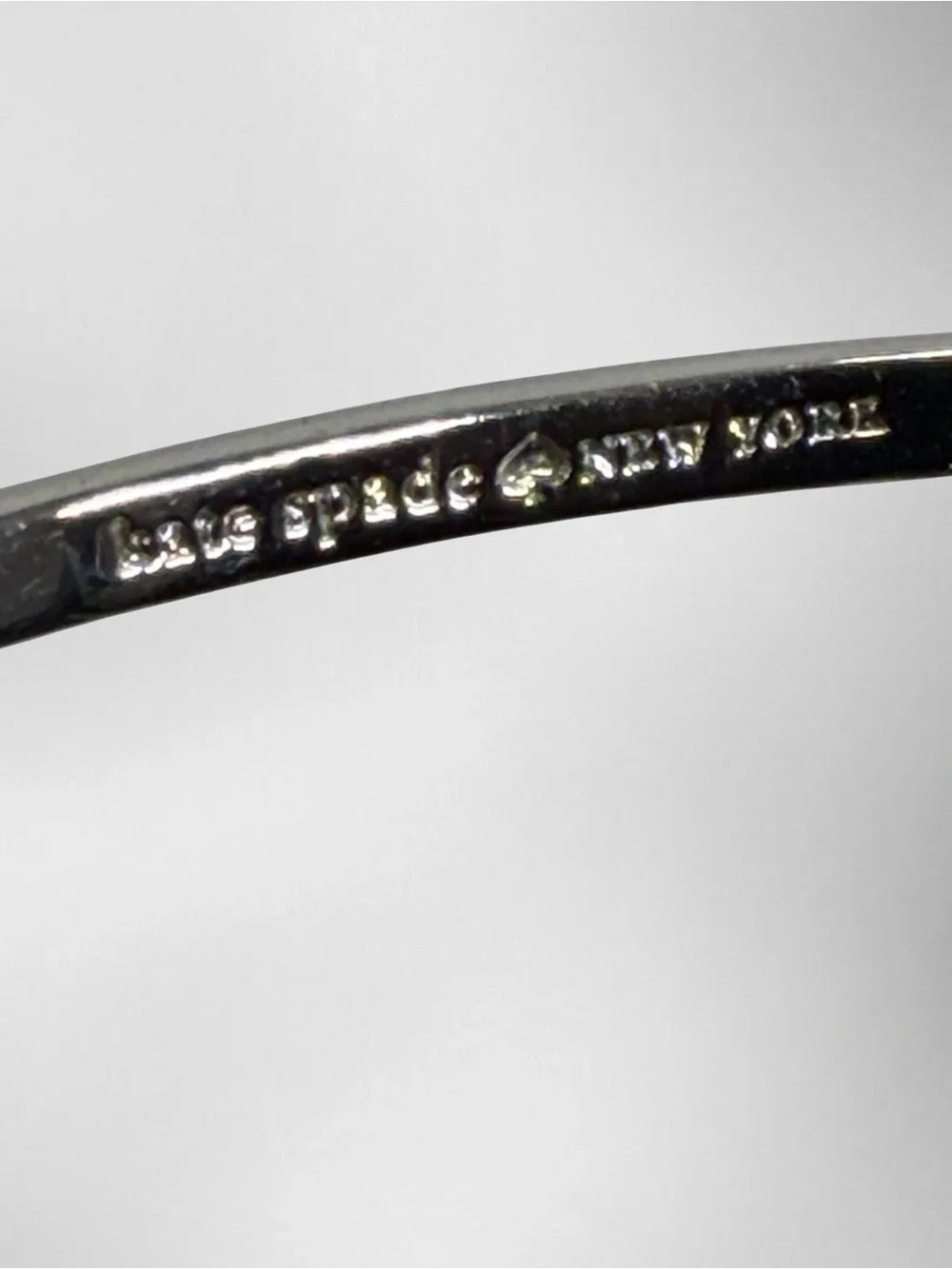 Kate Spade New York Love Notes Silver Tone Large Bow Hinge Bracelet Size 6.5
